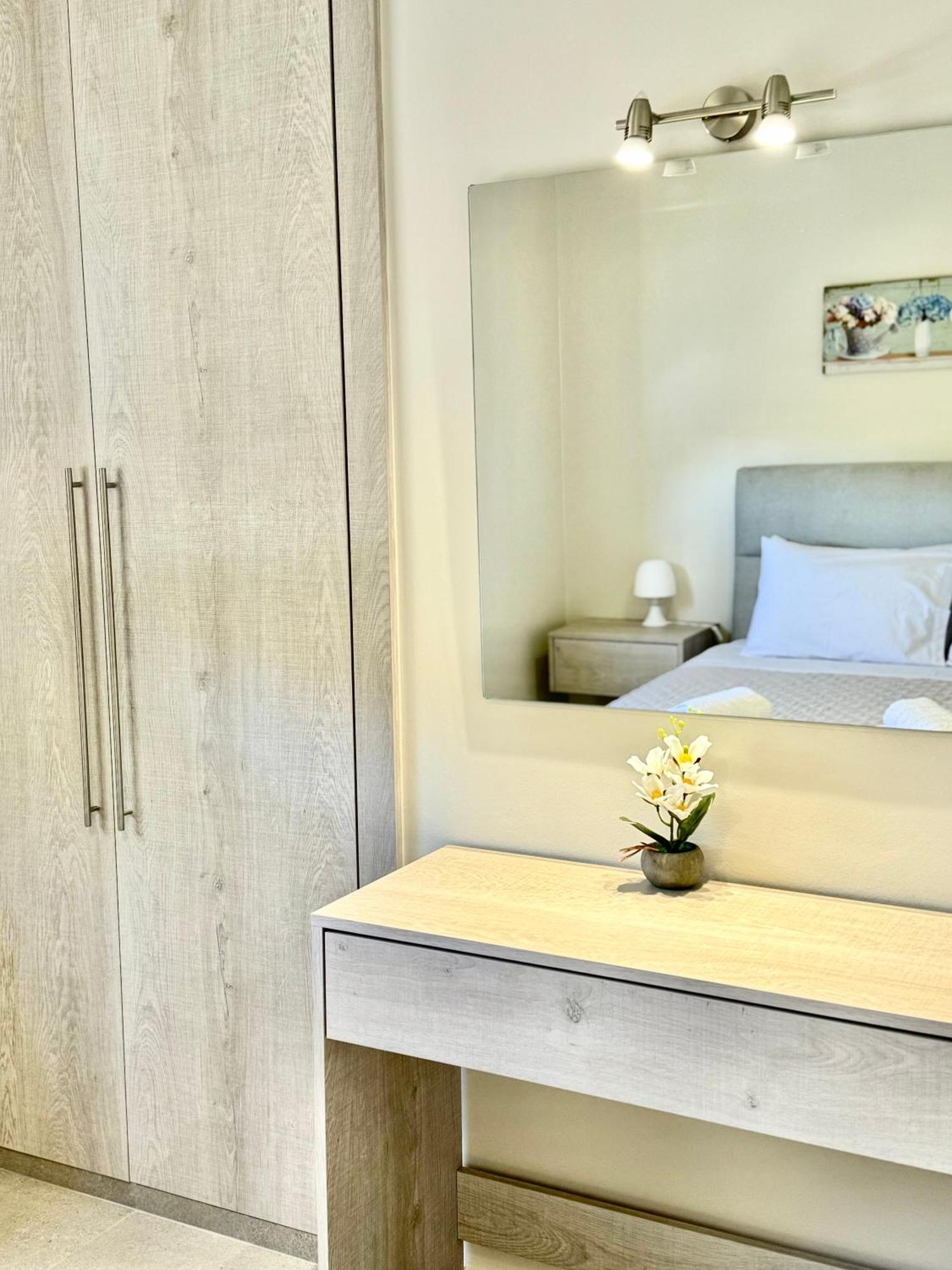 Apartment Voula *